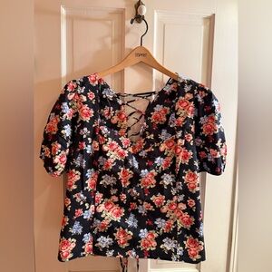 Forever 21 Red and Pink Floral Puff Sleeve Blouse